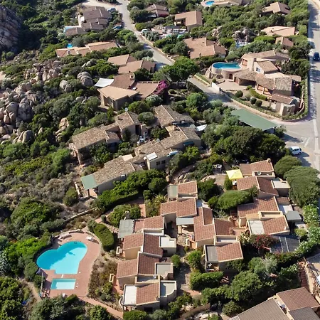 アパートホテル Isa-residence With Swimming-pool In Costa Paradiso, 6 Beds With Private Outdoor Area コスタ・パラディーゾ