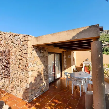Isa-residence With Swimming-pool In Costa Paradiso, 6 Beds With Private Outdoor Area מלון דירות