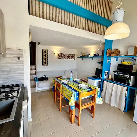 Isa-residence With Swimming-pool In Costa Paradiso, 6 Beds With Private Outdoor Area アパートホテル コスタ・パラディーゾ