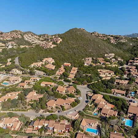 Isa-residence With Swimming-pool In Costa Paradiso, 6 Beds With Private Outdoor Area *
